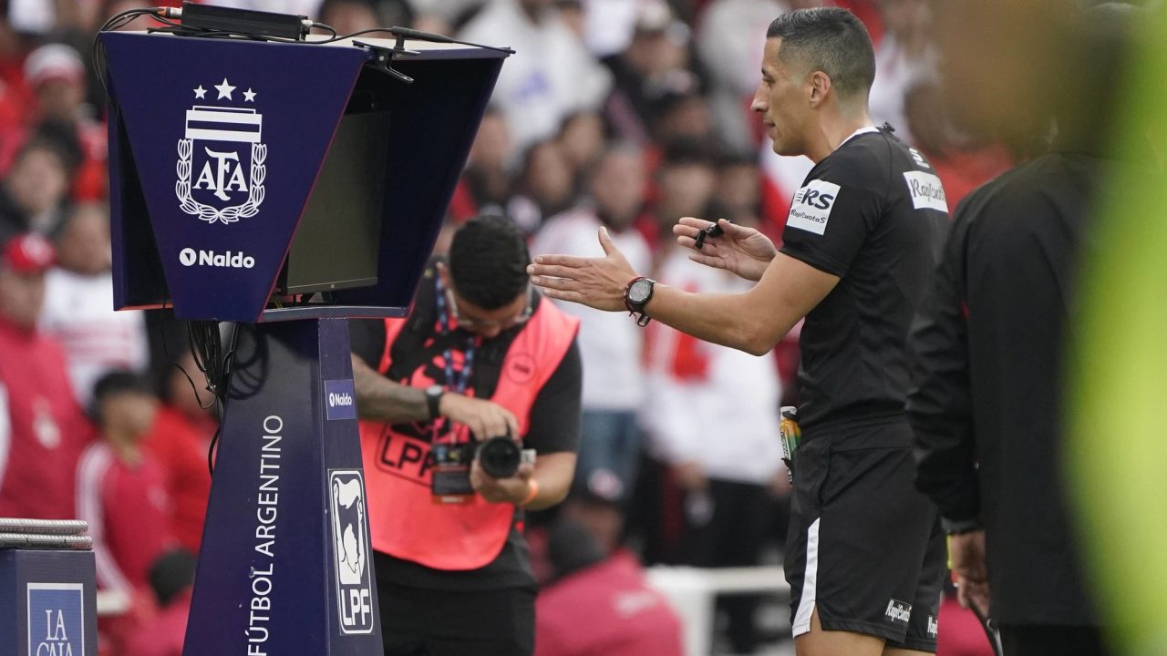 IFAB Clarifies VAR Protocol for Set-Piece Fouls Ahead of 2026 World Cup