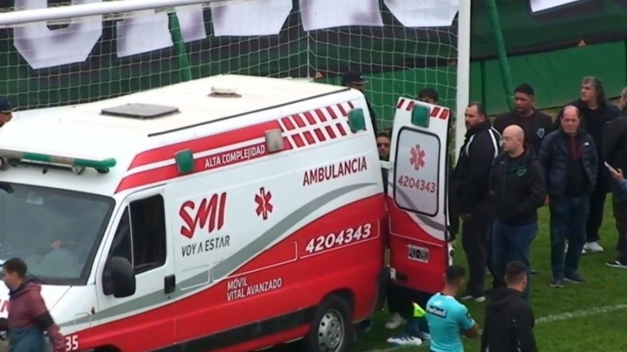 Arquero de Chicago Hospitalizado Tras Ser Agredido por Petardo en Partido Suspendido