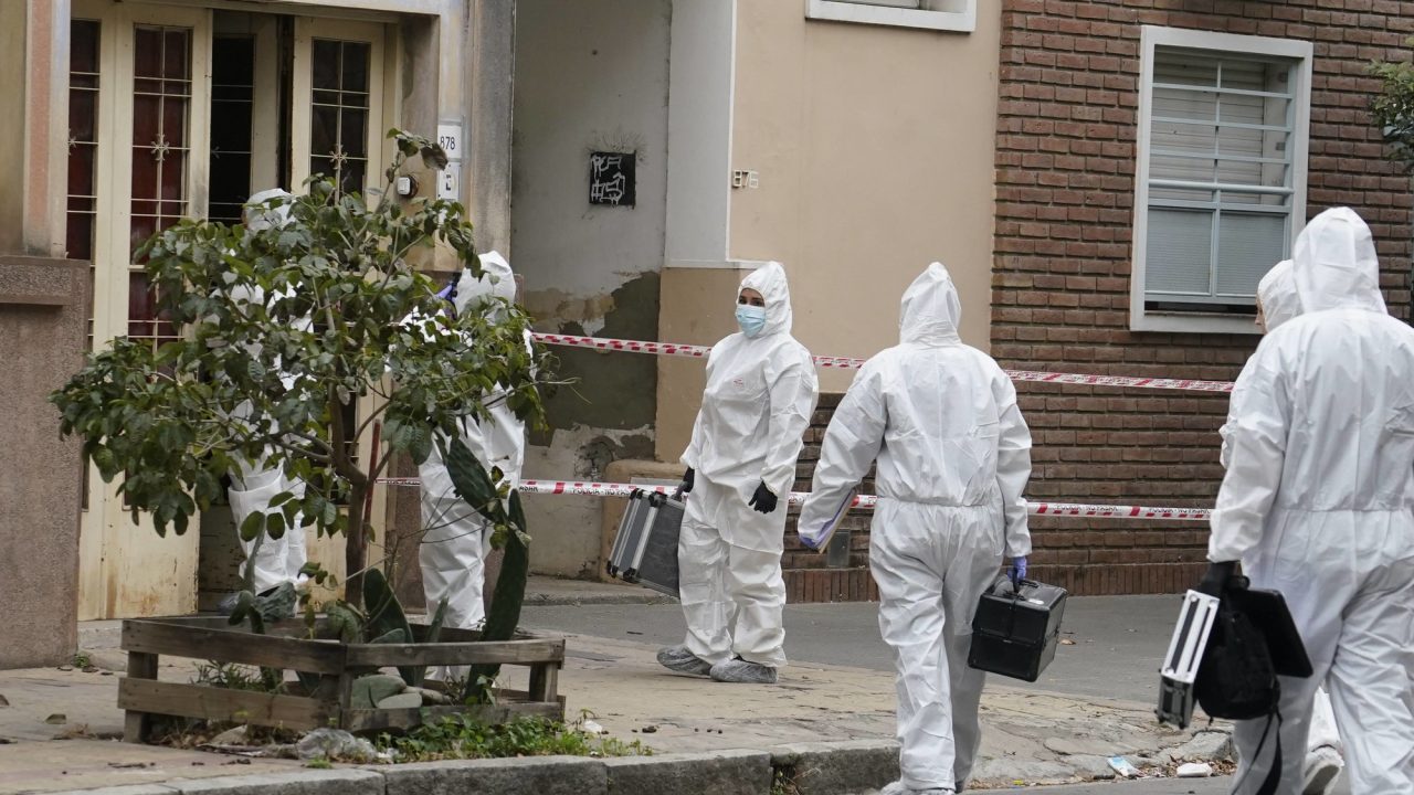Investigadores allanan casa de imputado por crimen de Agostina Vega y buscan pruebas clave
