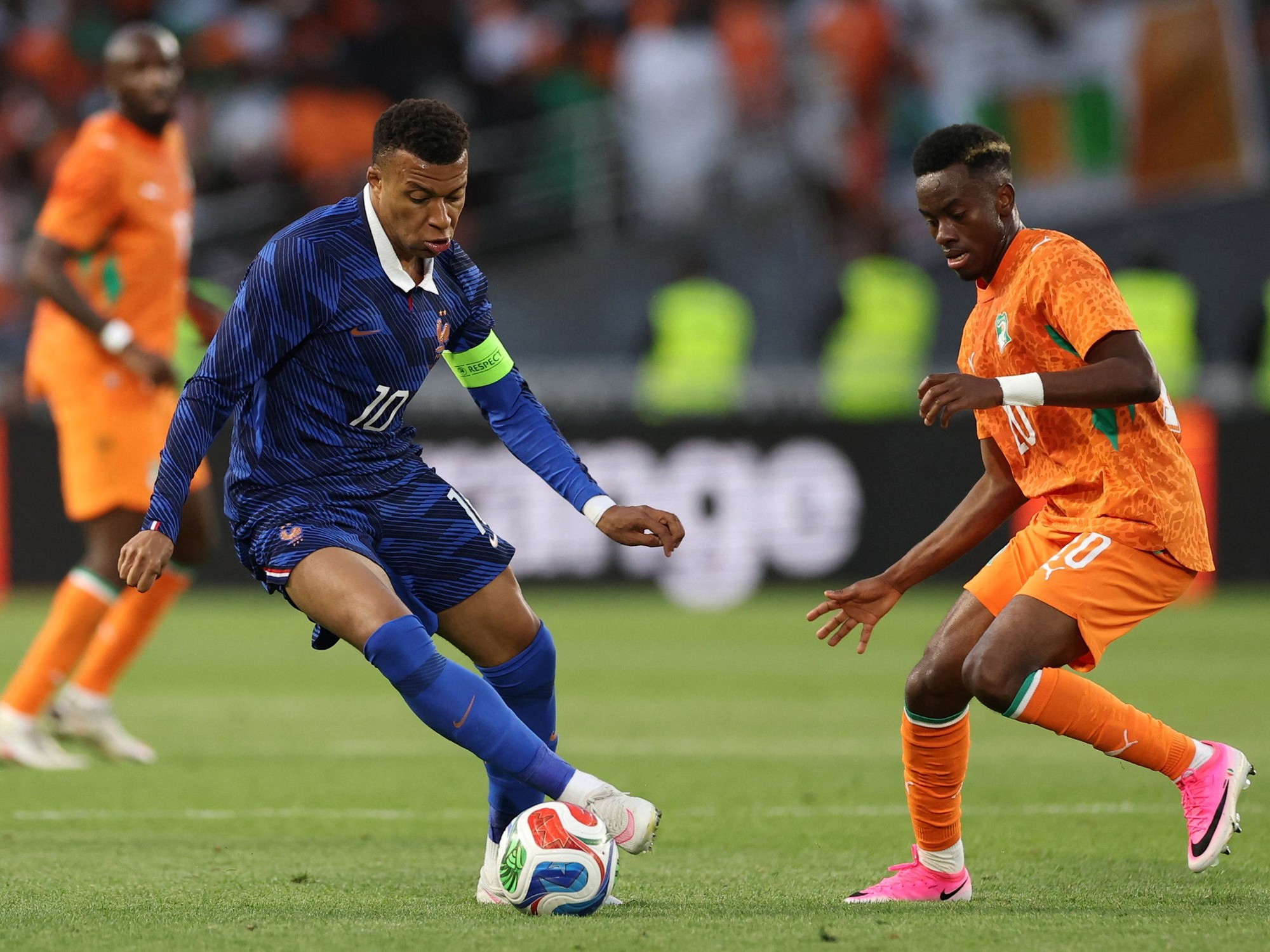 Kylian Mbappé en acción con la selección francesa.