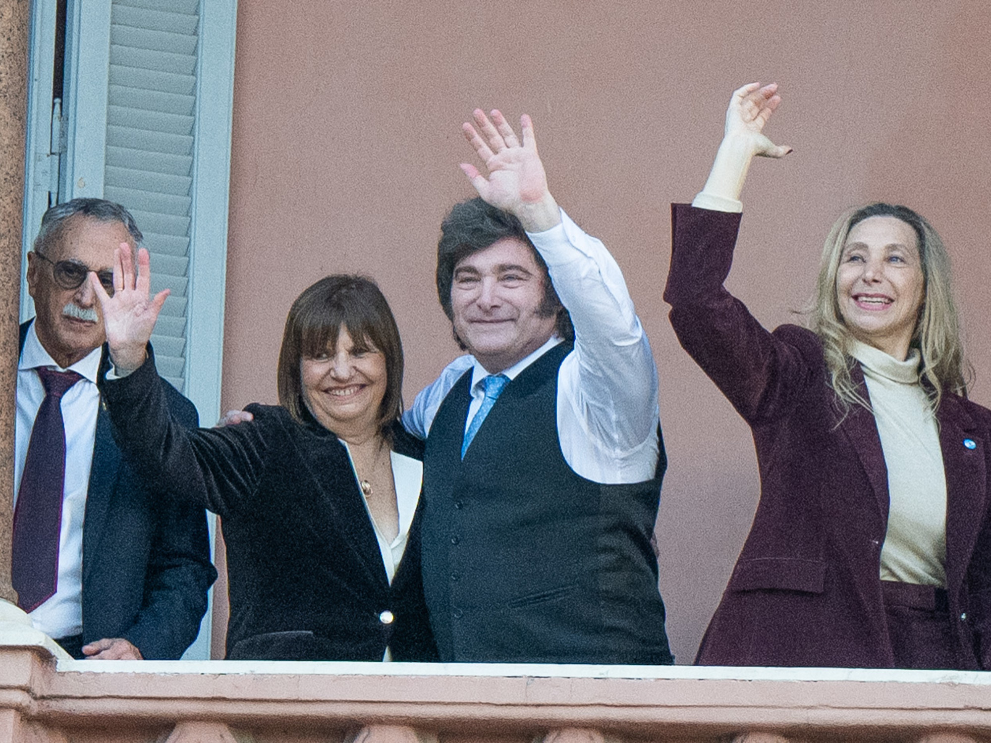 Politicians in a tense discussion in Argentina