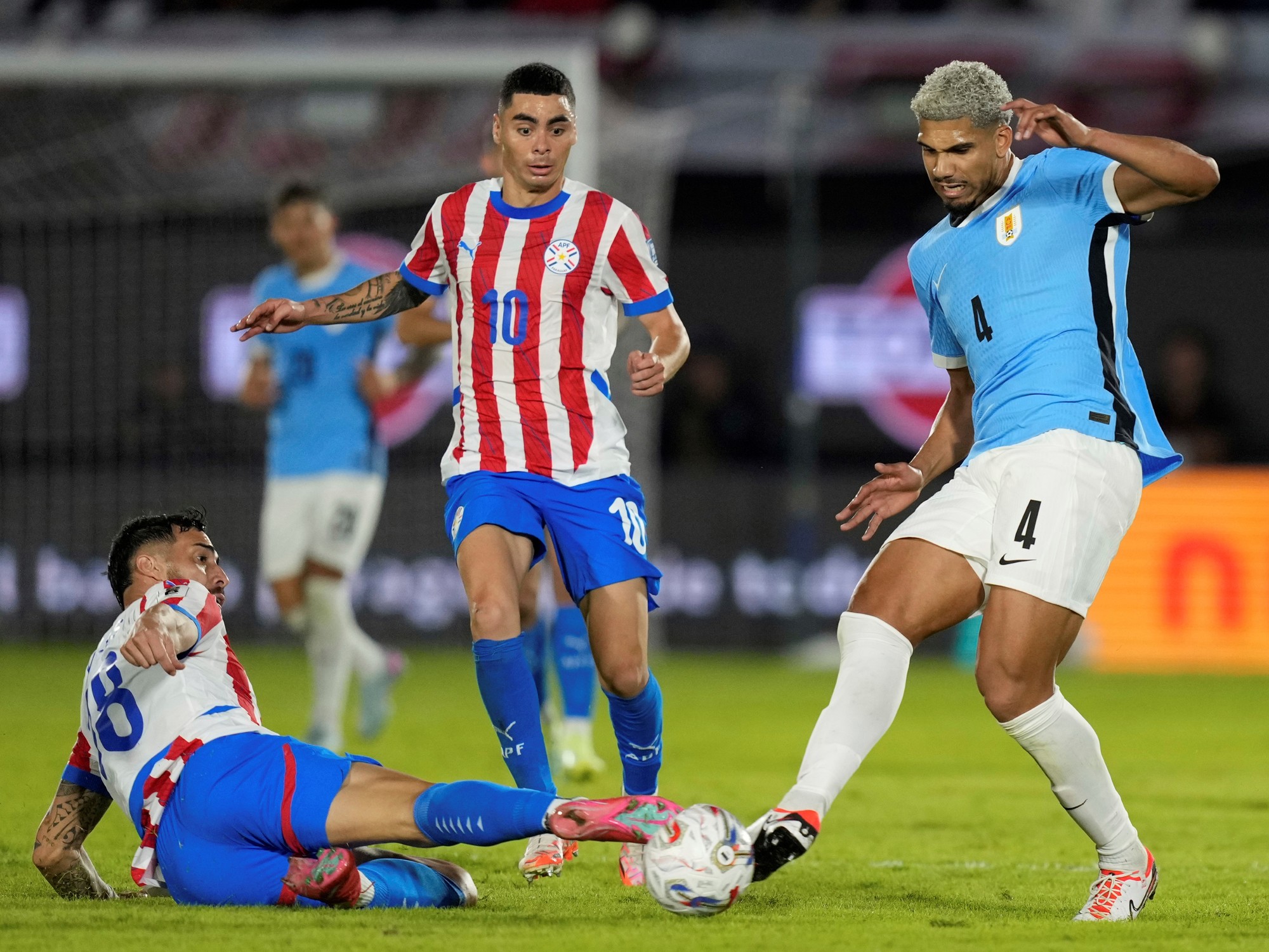 Ronald Araujo in action during a Uruguay national team match.