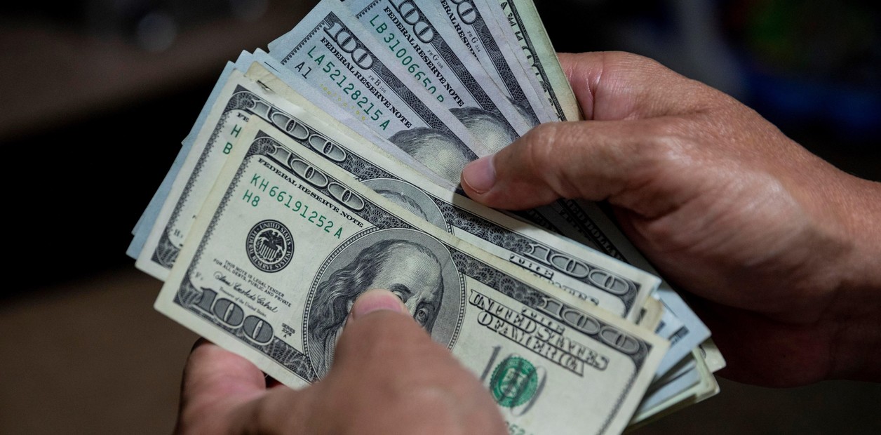Dólar Blue Cierra Junio en Argentina: Cotización y Análisis del Mercado