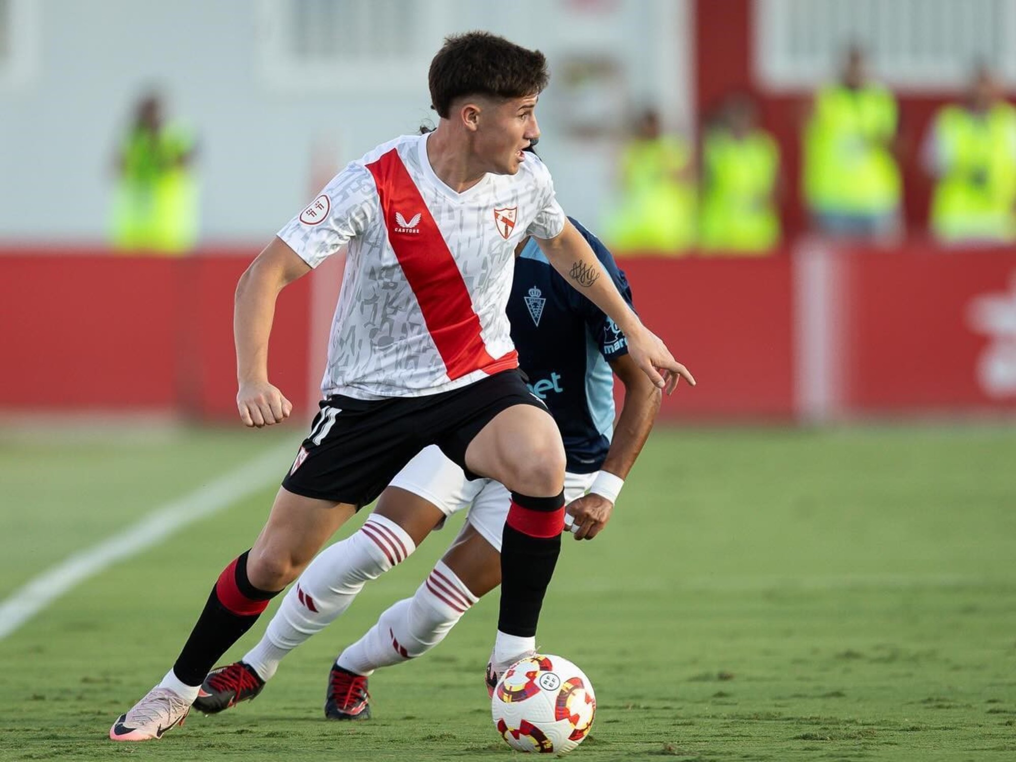 Joaquín Martínez Gauna jugando para el Sevilla Atlético.