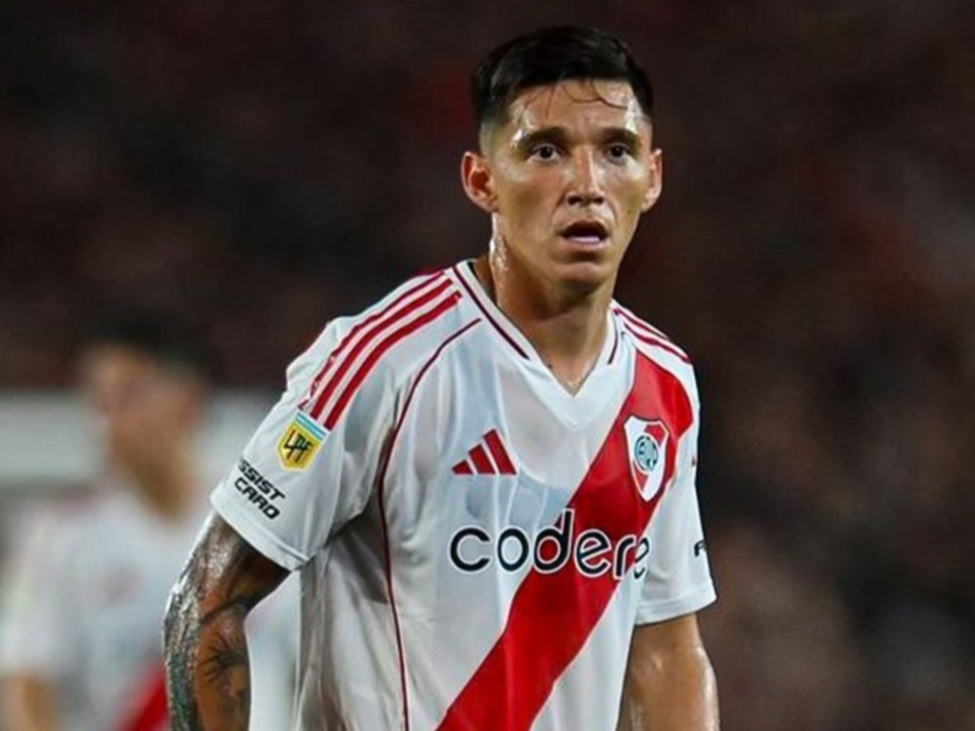 Matías Kranevitter in action during a football match for River Plate.