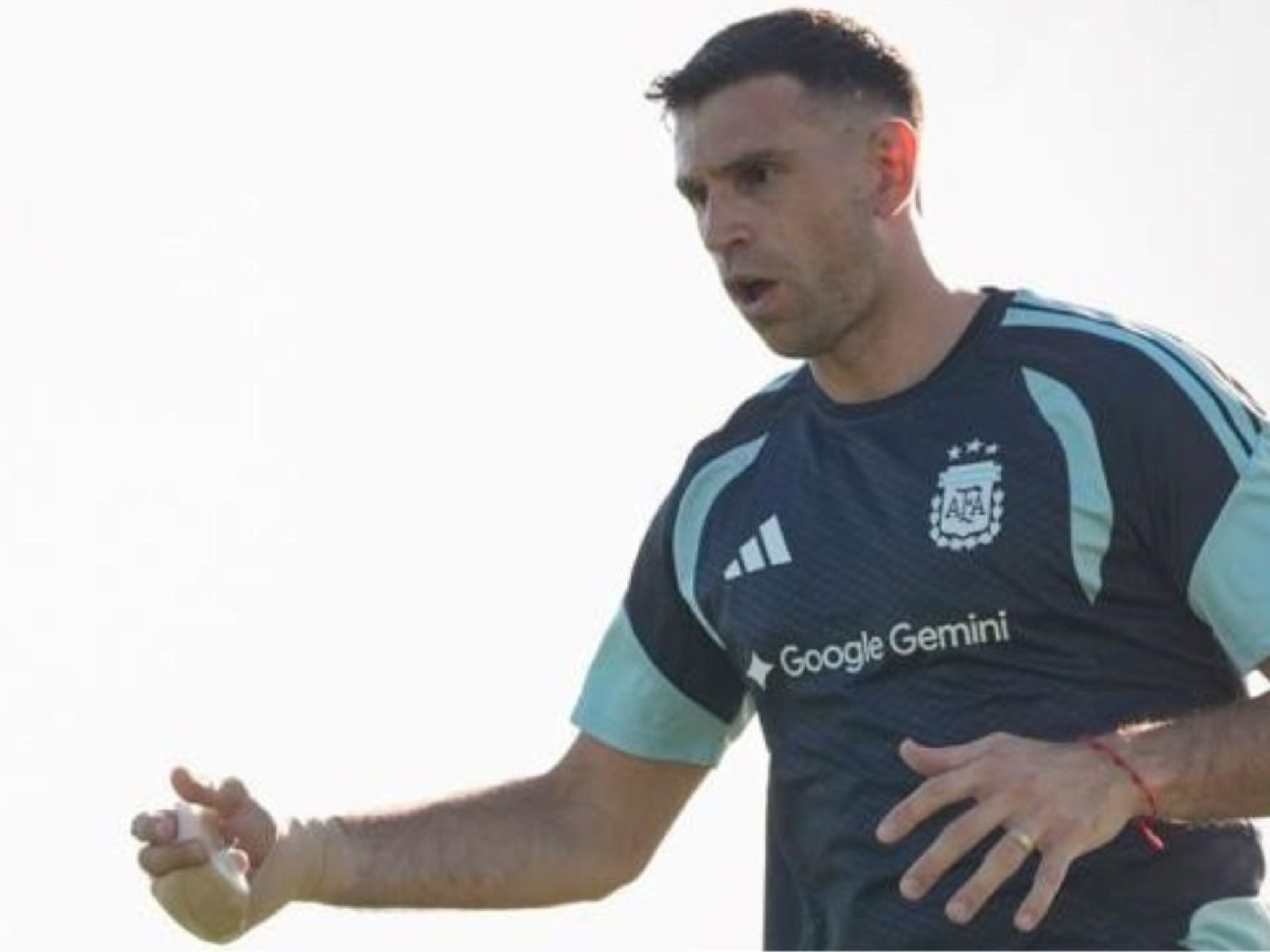 Emiliano Dibu Martinez training with the Argentina national football team in Kansas.