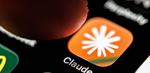 Claude Design: Anthropic’s AI Enters Graphic Design Space, Sparking Debate Among Professionals