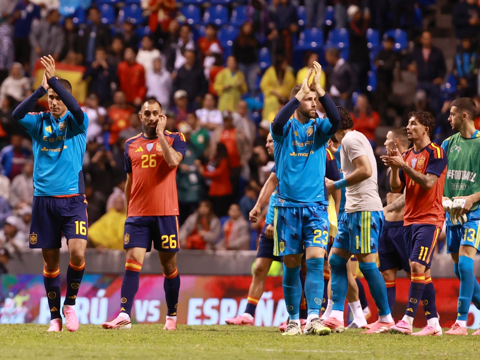 Jugadores de la selección española celebrando un gol durante el partido amistoso contra Perú.