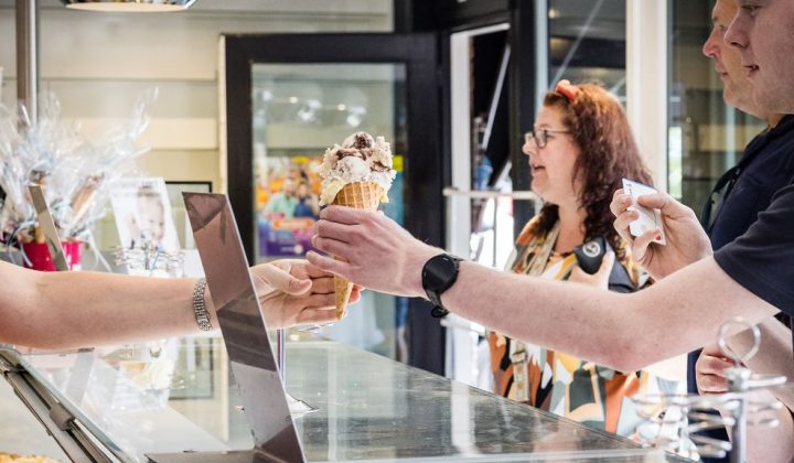 Tipping Point: How Payment Terminals Are Reshaping Restaurant Gratuities