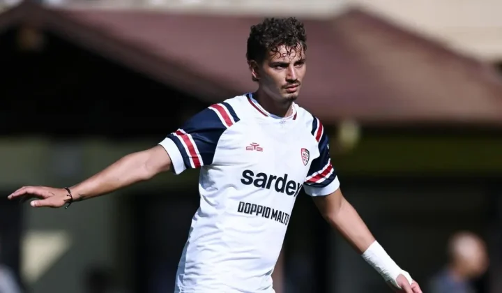 Cagliari Contract Dispute Heats Up as Sebastiano Esposito Demands Improved Terms