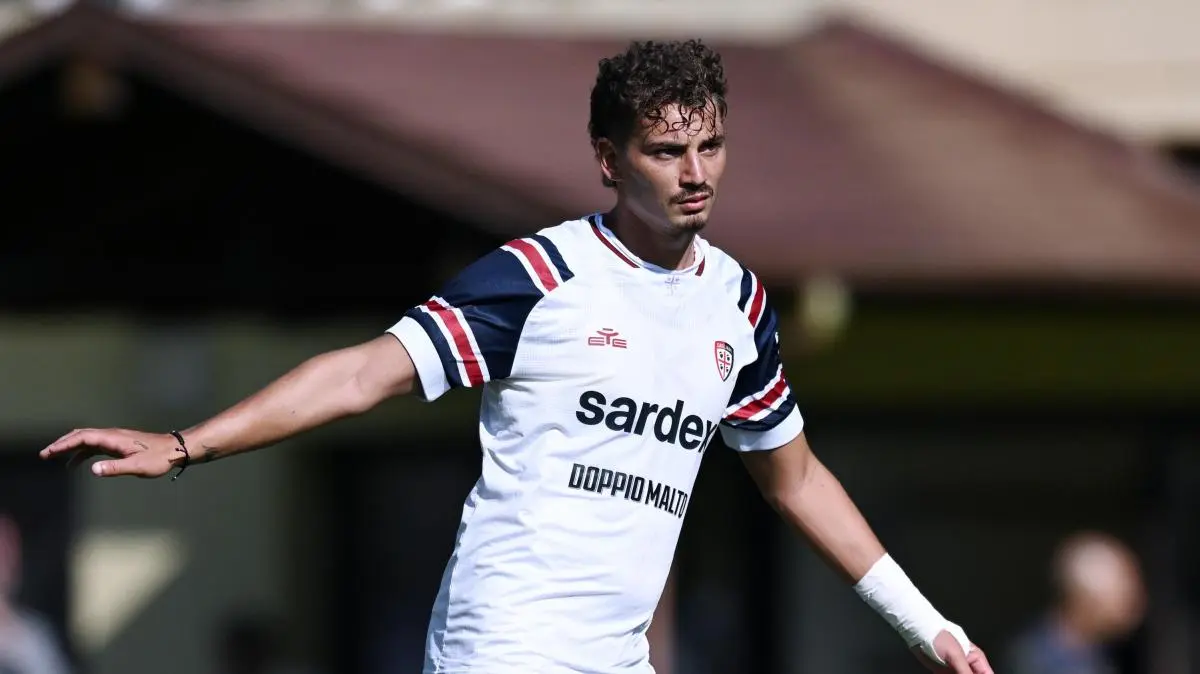 Cagliari Contract Dispute Heats Up as Sebastiano Esposito Demands Improved Terms
