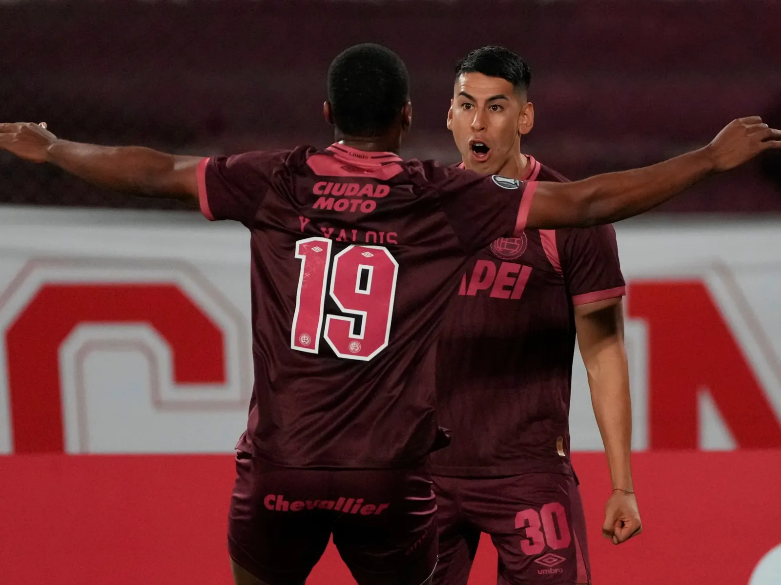 Lanús players in action during a Copa Sudamericana match