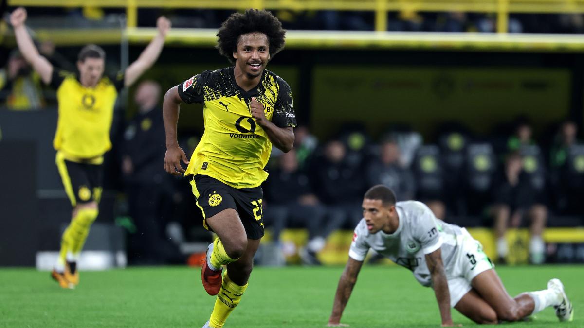 Barcelona Reportedly Pursuing Borussia Dortmund Winger Karim Adeyemi