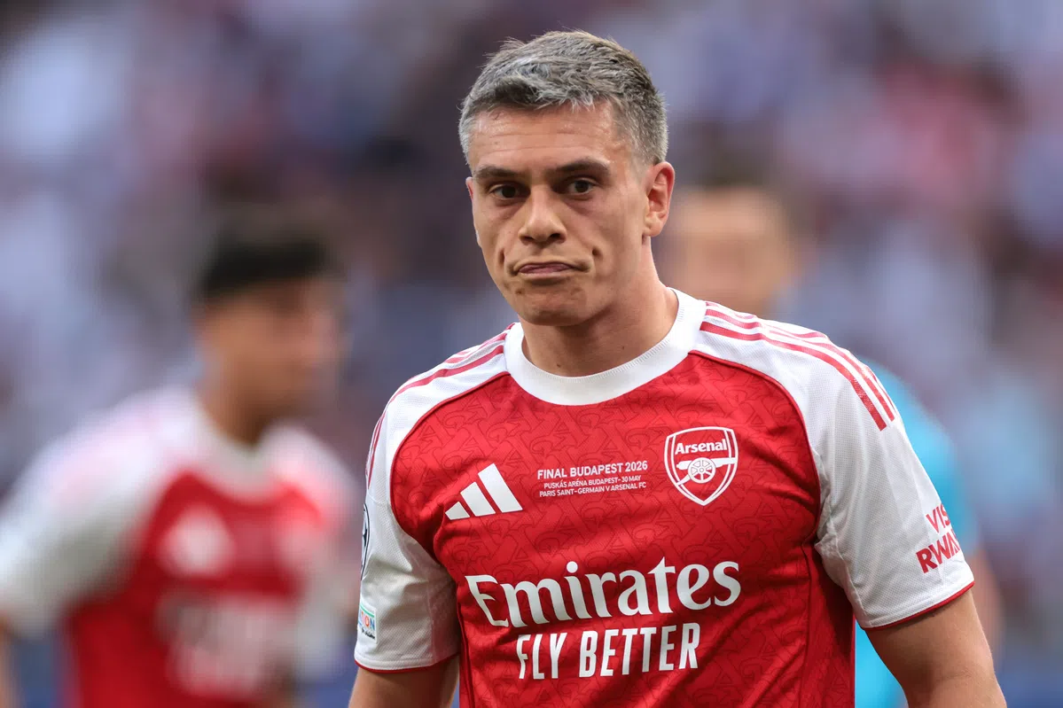 Leandro Trossard in action for Arsenal during a football match