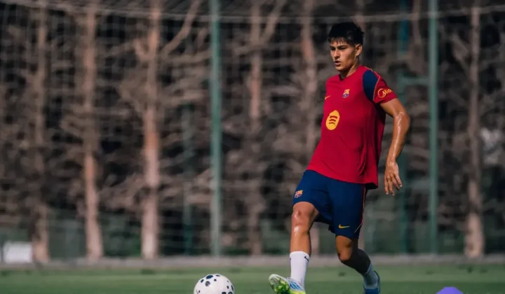 Barcelona’s Flick Eyes Youth Talent Amid Frenkie de Jong Injury Concerns