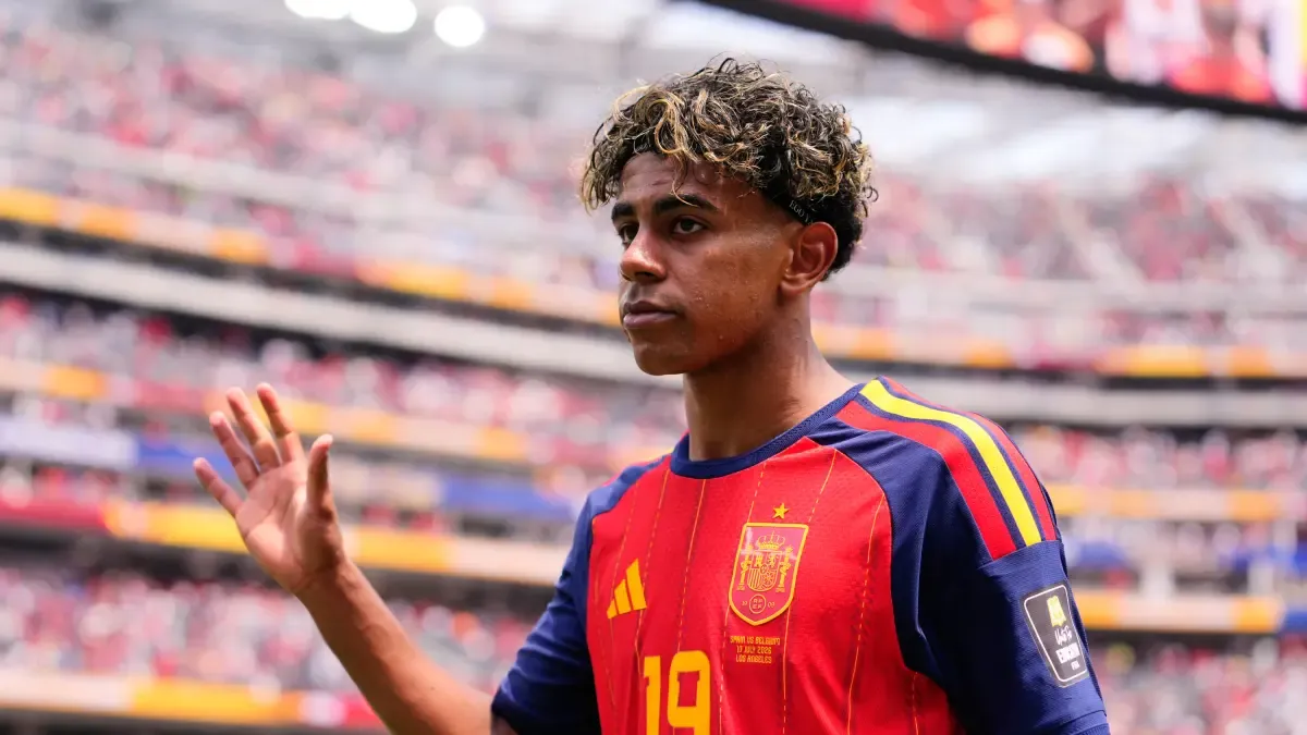 Messi Praises Lamine Yamal Ahead of Historic Finalissima Clash
