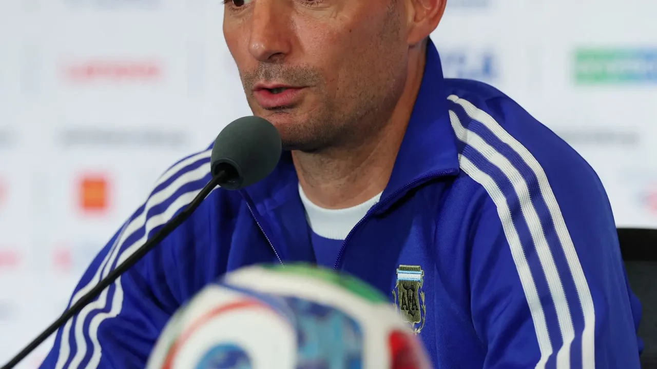 Scaloni Urges Italy to Reconnect with Footballing Roots