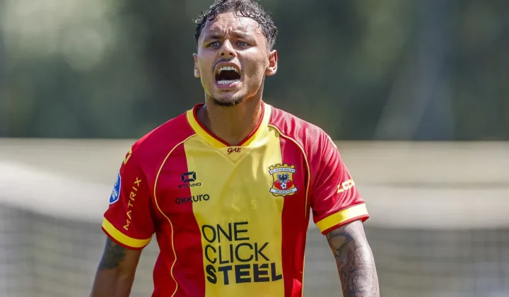 Dean James Focuses on Go Ahead Eagles Performance Amid Transfer Speculation