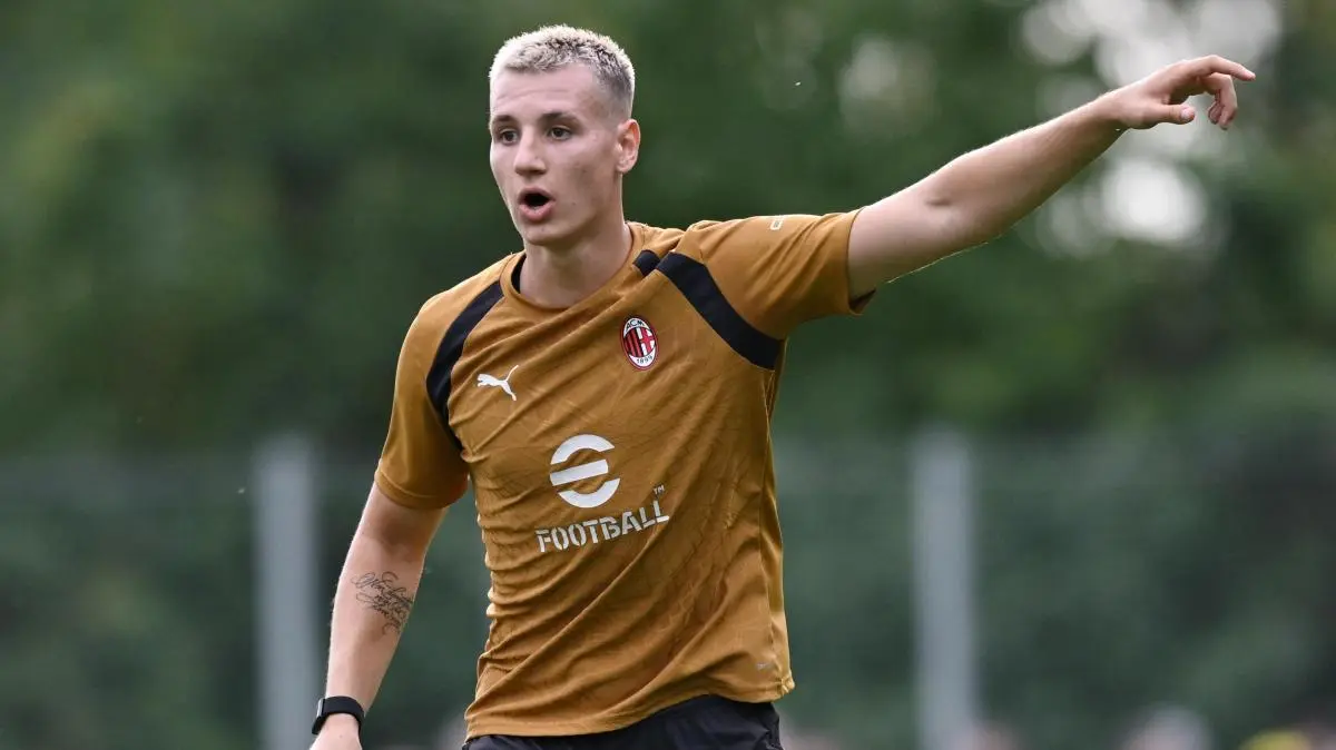 AC Milan Secures Future of Young Talents Camarda and Comotto with Extensions to 2031