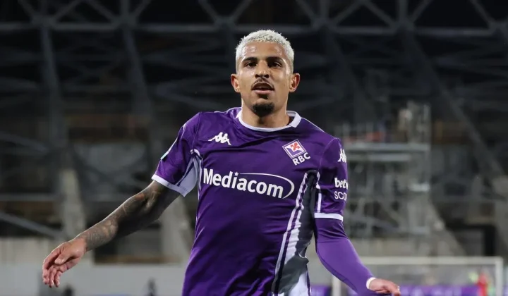 Newcastle United Joins Race for Fiorentina Defender Dodô