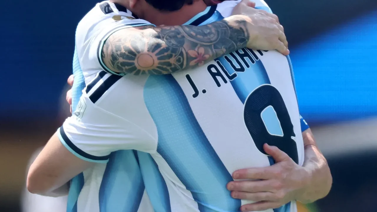 Report: Messi and Julián Álvarez Included in FIFA’s 12-Goal World Cup Vote