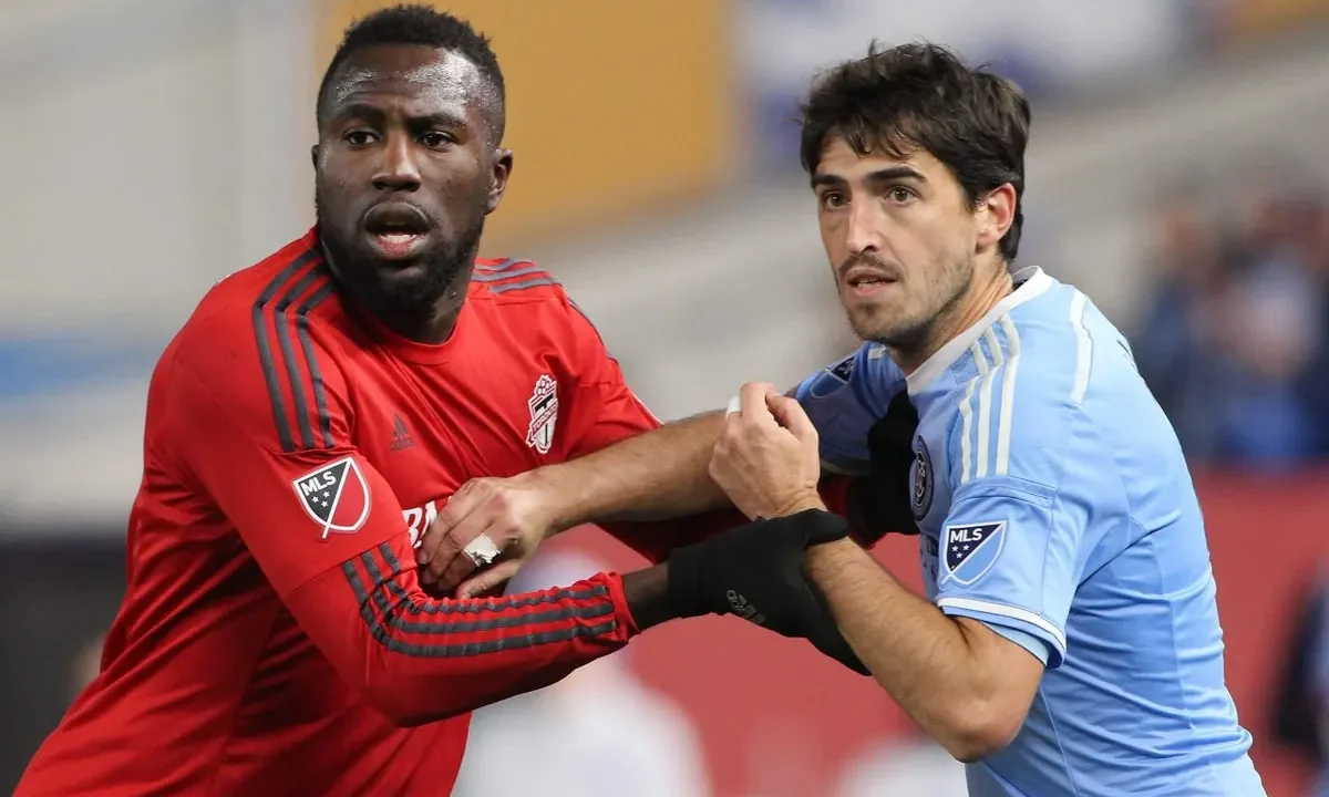 Andoni Iraola returns to Yankee Stadium as Liverpool head coach, revisiting the MLS spell that shaped his path