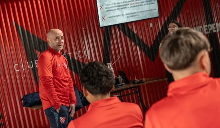 Independiente Club Hosts Workshop to Combat Online Grooming Among Youth Players
