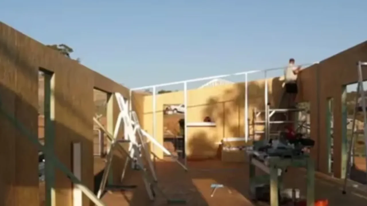 Australian Couple Builds Off-Grid Sustainable Home Powered by Solar Energy