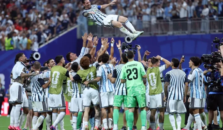 Messi’s Tears: Argentina Secures World Cup Quarter-Final Berth in Thrilling Comeback