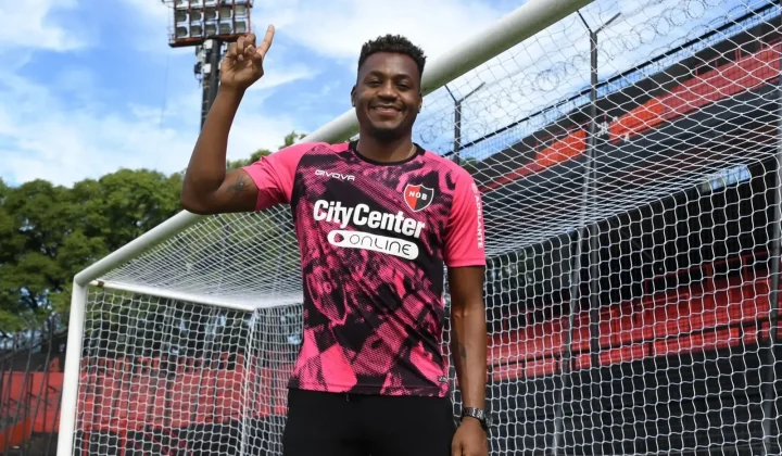 Colombian Goalkeeper Iván Arboleda Joins Sarmiento
