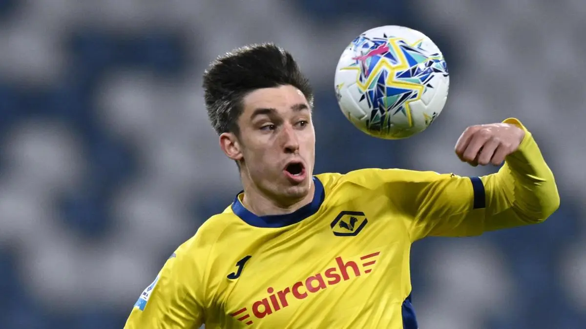 Cagliari and Sassuolo Eye Verona Striker Kieron Bowie Amid Transfer Speculation