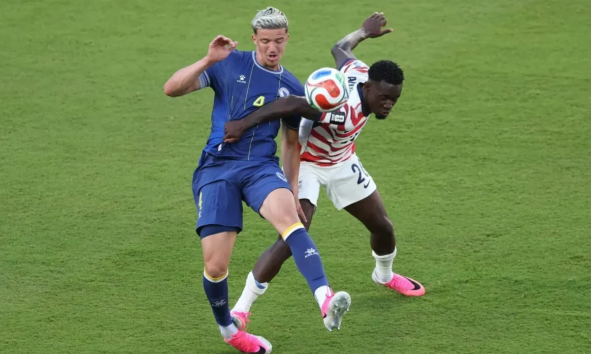 Folarin Balogun Receives Straight Red Card in USA’s World Cup Round of 32 Clash