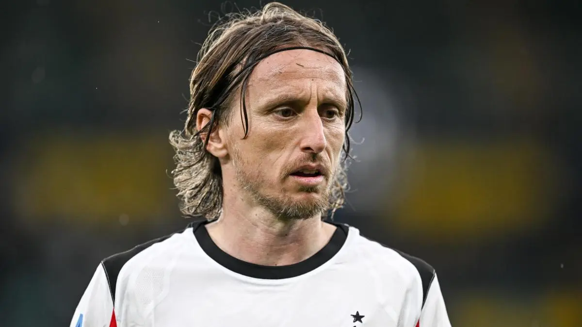 Luka Modric eyed for another season at AC Milan as contract situation develops