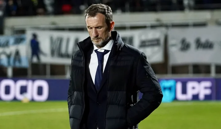 Arruabarrena takes full blame after Boca’s humiliating 3-0 loss to Riestra: “The dressing room is a cemetery”