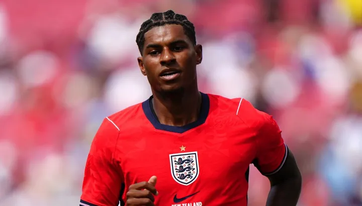 Manchester United Set Surprise Deadline for Marcus Rashford’s Future Amidst Transfer Speculation