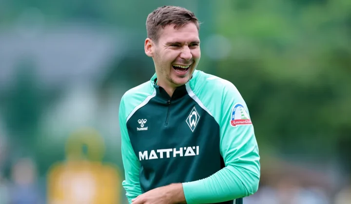 Schalke add Maximilian Wöber on free transfer after Leeds exit