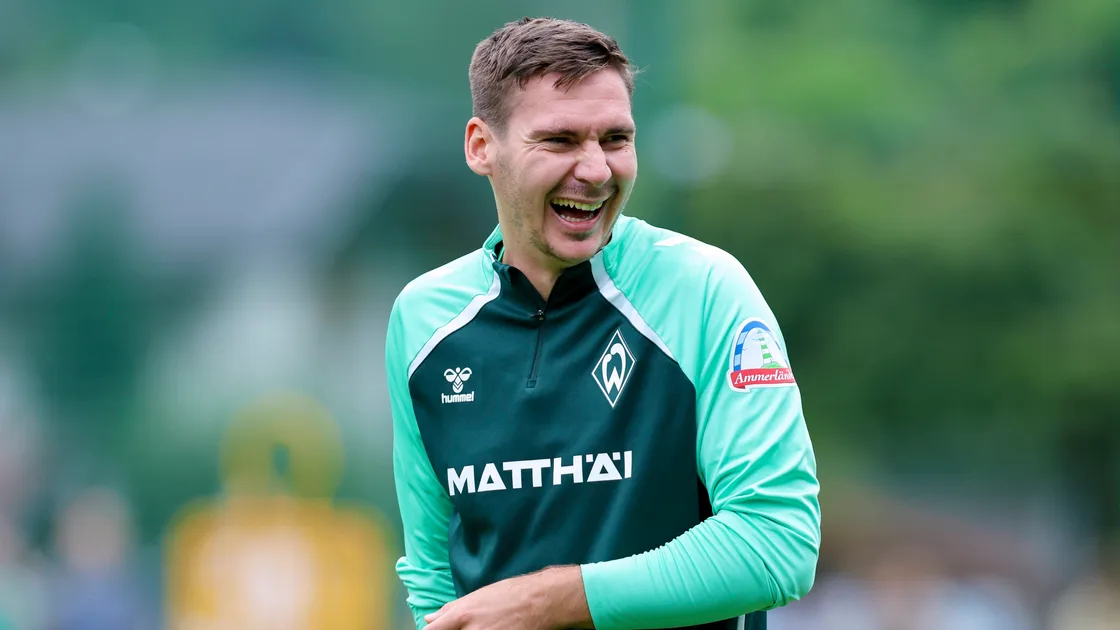 Schalke add Maximilian Wöber on free transfer after Leeds exit