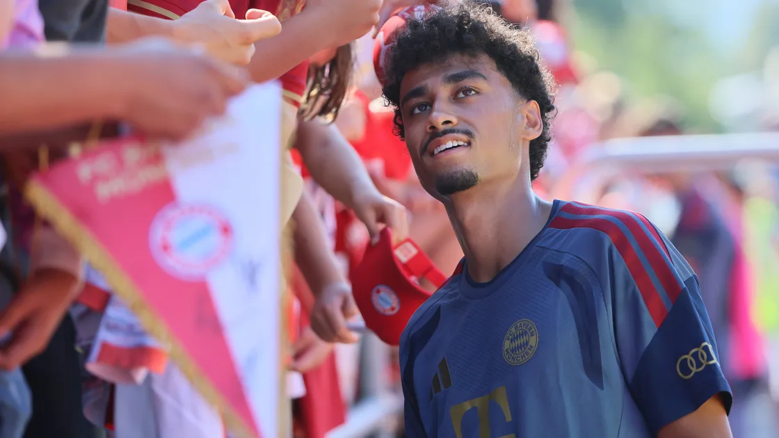 Bayern Munich unveil Nathaniel Brown: Bavarian homecoming for Germany defender