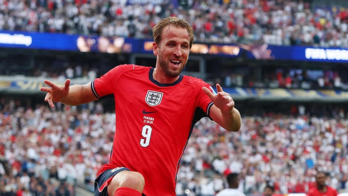 England Faces Mexico in 2026 World Cup Round of 16 Amidst Altitude and Home Crowd Challenges