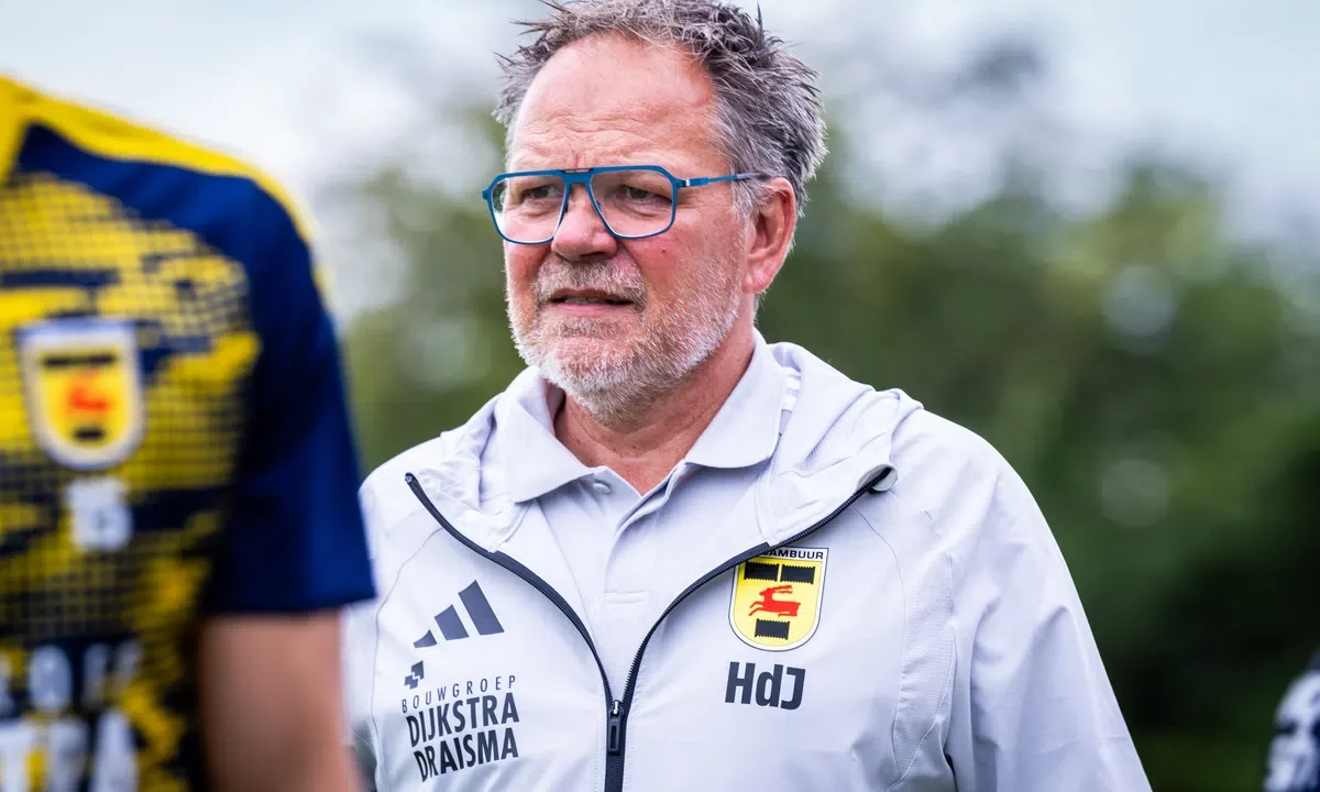 Henk de Jong Stays as Cambuur Assistant, New Head Coach Johan Plat Calls Him a ‘Gift’
